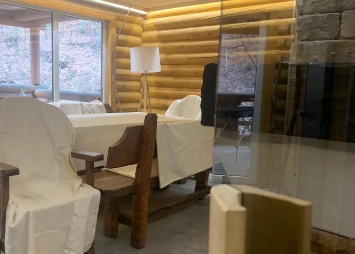 Voronins Retreat House Chalet *