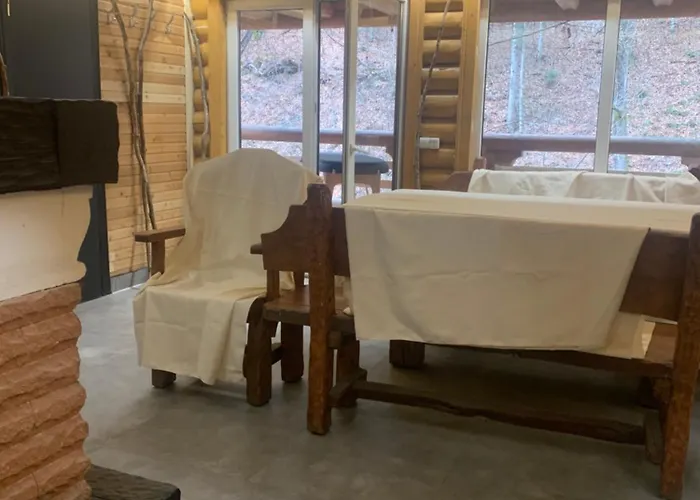 Voronins Retreat House Chalet *
