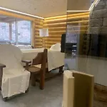 Voronins Retreat House Chalet *