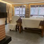 Voronins Retreat House Chalet *
