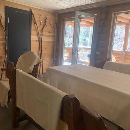 Voronins Retreat House Chalet *