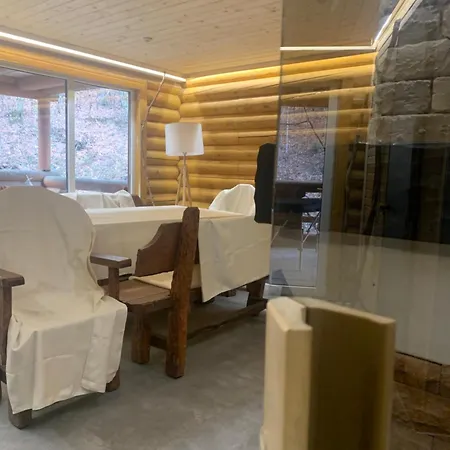 Voronins Retreat House Chalet *